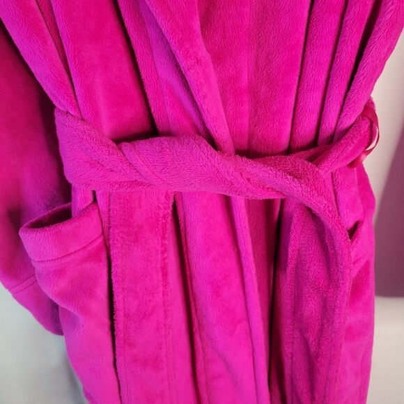 La Senza Fuschsia Plush Bathrobe - Picture 3 of 15